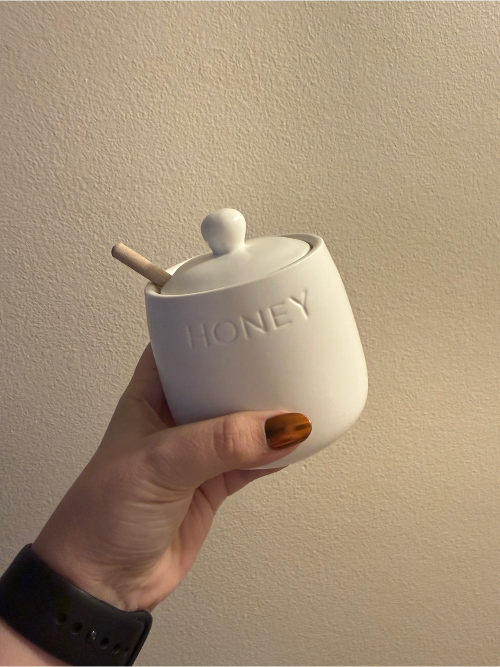 Matte White Ceramic Honey Pot with Lid and Wooden Dipper